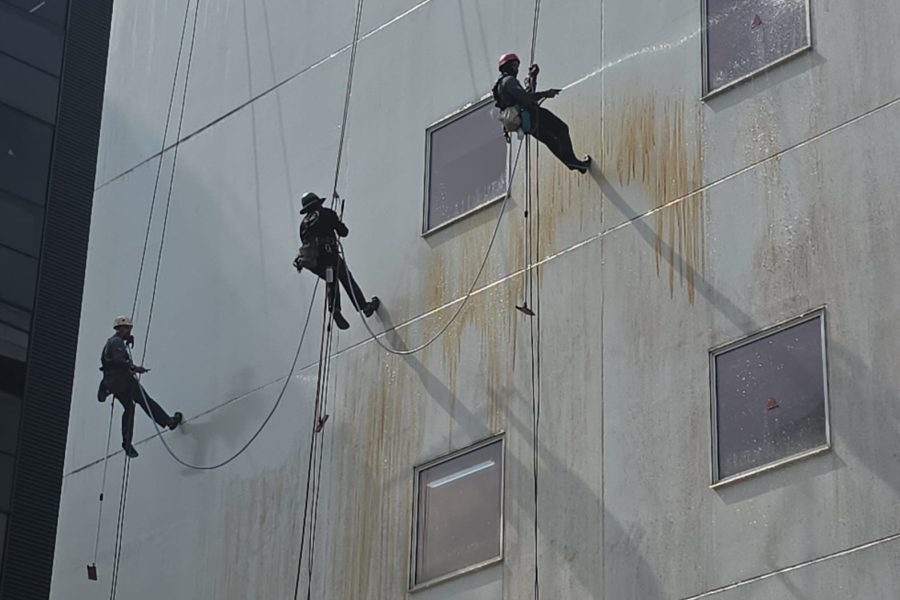 A Complete Guide to External Facade Cleaning Works in Singapore